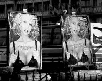 1999_379_12-wonderbra-133-1999_379_12
